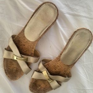 Stuart Weitzman metallic gold crisscross sandals size 10 cork soles